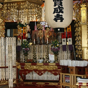 布施をすることの大切さを知る「施餓鬼会」風景です。
